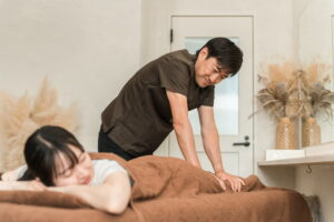 整体院と整骨院のチラシ作成ガイド！法律違反と罰金リスクを防ぐ広告規制